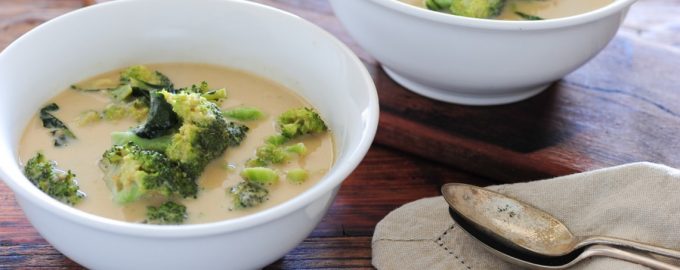 Žalioji kari sriuba su brokoliais