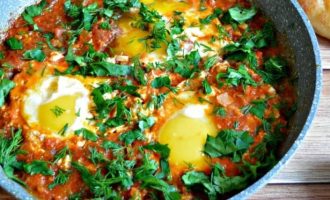 Čirbuli - adžariška kiaušinienė su daržovėmis